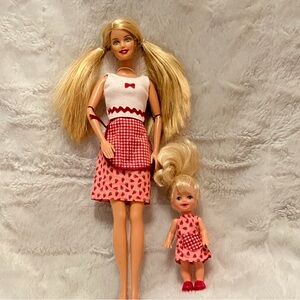 2001 Fun Treats Barbie and Kelly doll set.